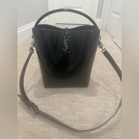 SANIT LAURENT BUCKET Elegant Black Women's Bag - Picture 11 of 16